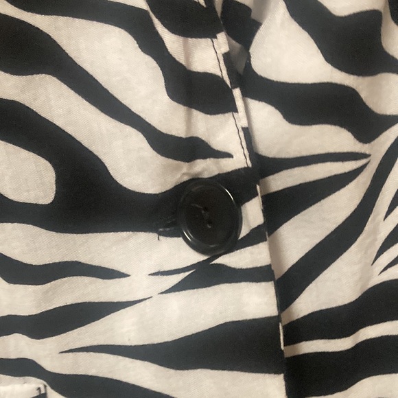 Lightweight Zebra Print Jacket - Picture 5 of 8
